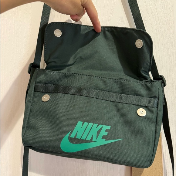 NWT Nike Dark Green Shoulder Bag - Picture 3 of 9